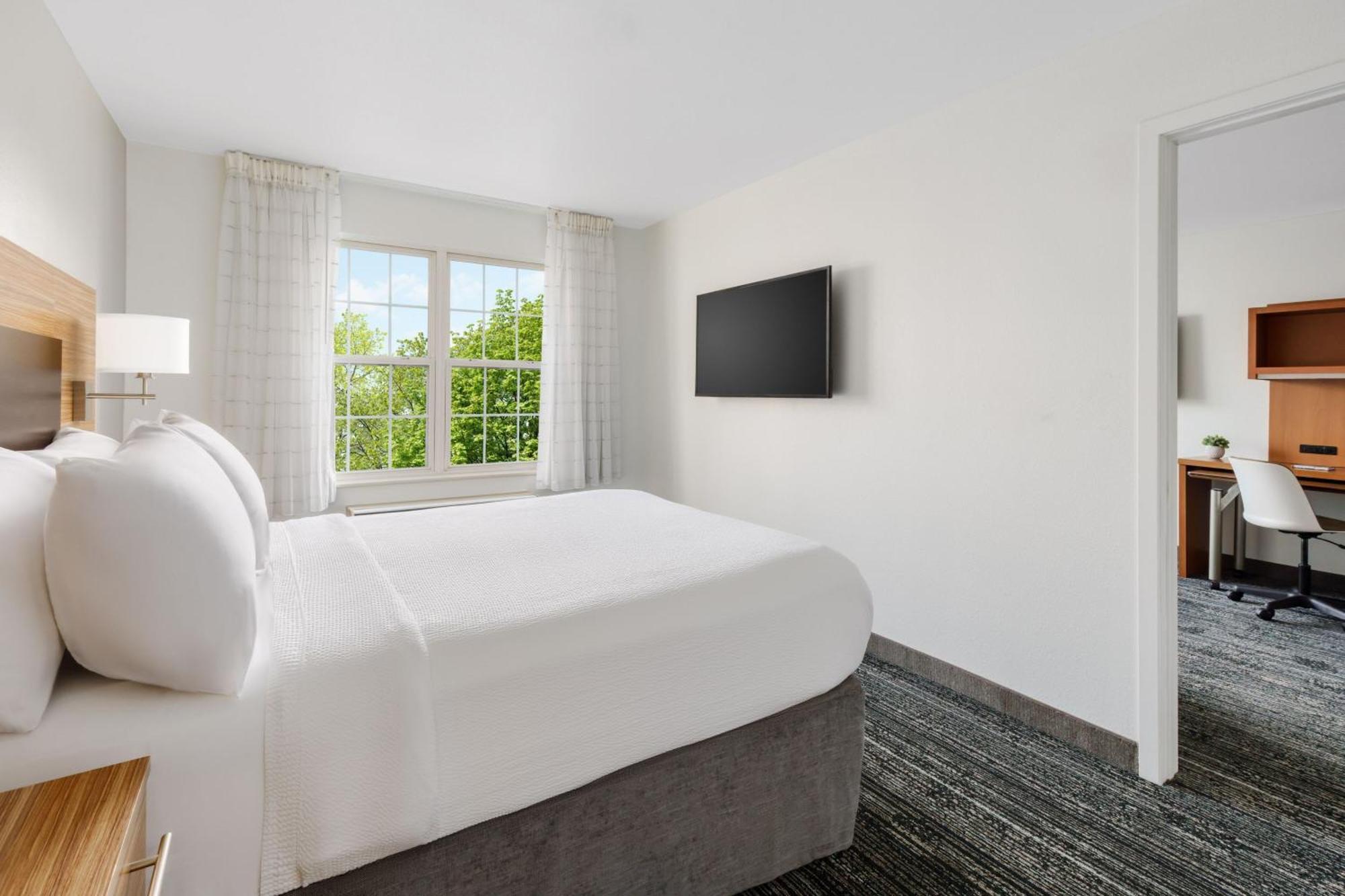 Towneplace Suites Manchester-Boston Regional Airport Exterior foto