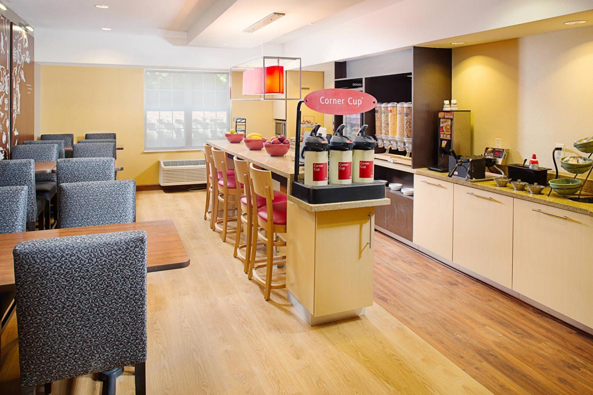 Towneplace Suites Manchester-Boston Regional Airport Exterior foto
